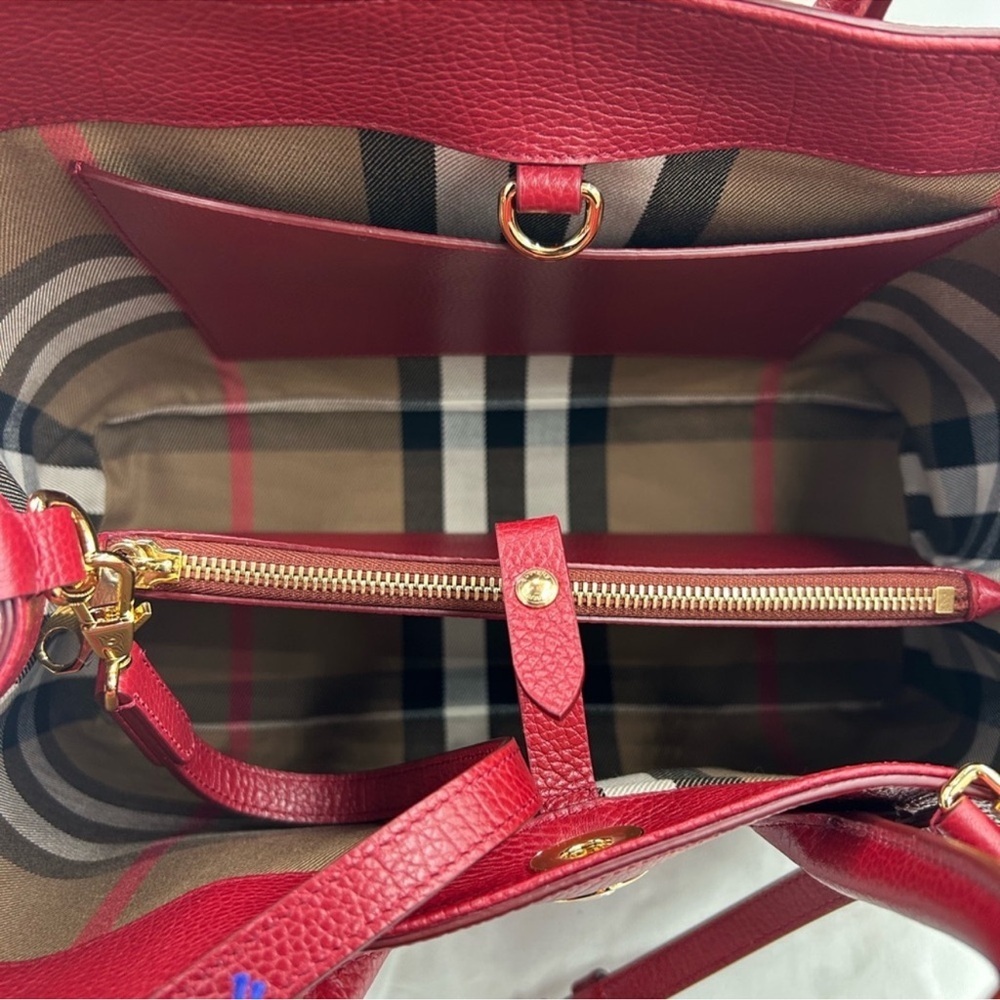 Women’s Burberry banner pebble grain leather tote/shoulder bag Classic check NWT - Picture 10 of 15